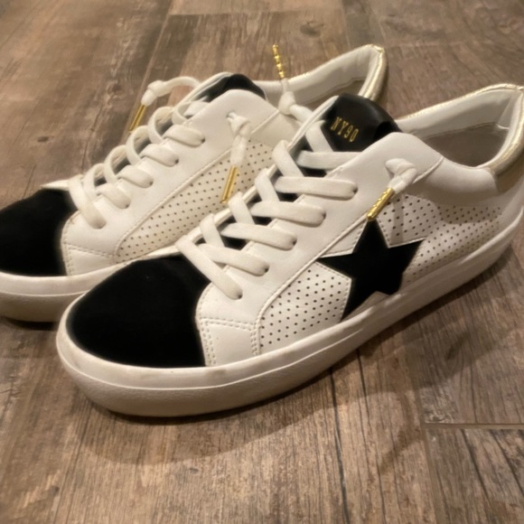 Steve Madden star sneakers golden Size 9 - Picture 3 of 5